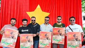 9·2国庆节期间，国际游客来到河内参观游览。（成达 摄）