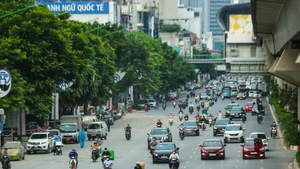 附图：河内市自2026年起不完全禁止燃油摩托车在环城一号路区域内通行。