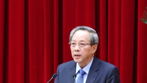 越共中央委员会委员、中央组织部常务副部长黄登光。