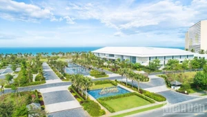 亚妮娜会展中心。