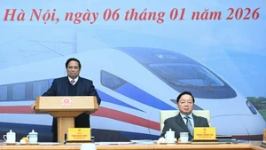 范明正总理主持会议。