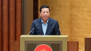 建设部部长陈鸿明在会上发表讲话。（图片来源：VGP）