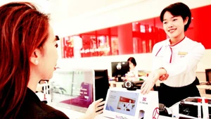 银行运营绿色转型，助力净零排放目标。