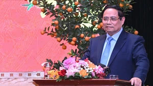 范明正总理在见面会上发表讲话。（陈海 摄）