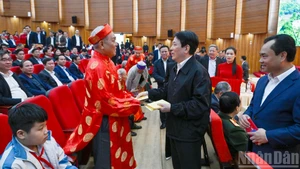 越南国家主席梁强看望慰问老街省党委、政府和各族人民并致以新春祝福【组图】