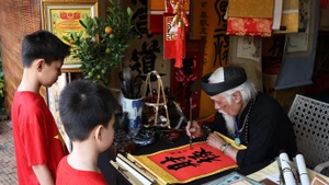 河内市民众喜气洋洋迎新春【组图】