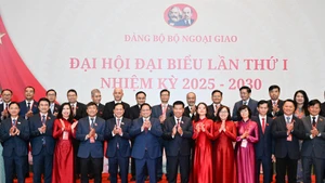 与会代表。