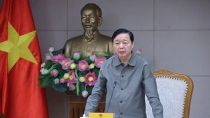 政府副总理陈红河要求将保障人民生命安全视为首要任务。（图片来源：VGP）