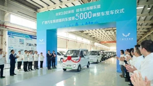 广西汽车集团向东盟出口的第5000辆整车发车仪式。（图片来源：互联网）