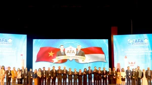 主题为“绿色会计与绿色金融——塑造可持续未来”的东盟会计师联合会第二十次会议（AFA 24）于10月30日上午在国家会议中心（河内）正式召开。（图片来源：越南财政时报）