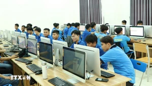 附图。