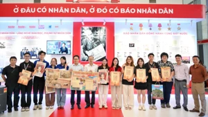 2025年全国报刊展：《人民报》的展位推出多项具有吸引力的活动【组图】