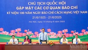 国会主席陈青敏会见新闻媒体机构代表【组图】