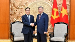 越共中央总书记苏林会见韩国驻越南特命全权大使崔英三【组图】