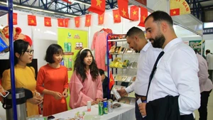 越南参加2025年阿尔及尔国际博览会。（图片来源：越通社）