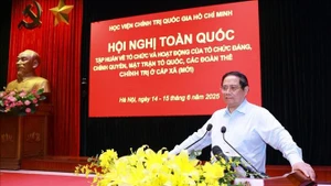 范明正总理在会上发表讲话。（图片来源：越通社）