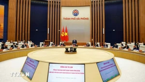 苏林总书记主持会议。（图片来源：VGP）