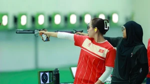 越南选手郑秋荣夺得金牌。（图片来源：qdnd.vn）