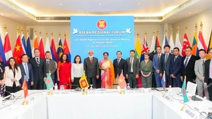 与会代表合影。