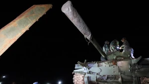 柬埔寨力量逐步从柏威夏省边境地区撤出武器和军事装备。