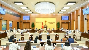 越南国会常务委员会第五十次会议场景。