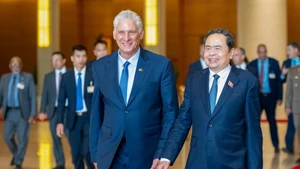 越南国会主席陈青敏和古共中央第一书记、古巴国家主席迪亚斯-卡内尔。