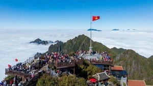 番西邦峰——老街省沙巴镇旅游景点之一。
