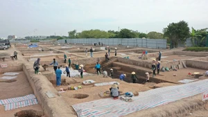 位于河内市怀德县的"蕉园"考古遗址于1969年被发现。