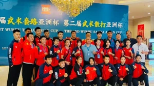 参加2025年亚洲杯的越南武术队。（图片来源：tuoitrethudo.vn）