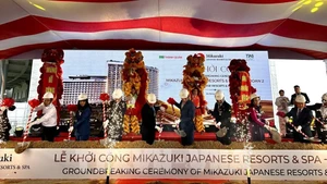 三日月日式度假村与温泉项目二期动工仪式。