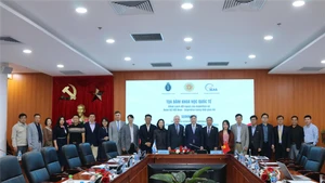 与会代表合影。（图片来源：vass.gov.vn）