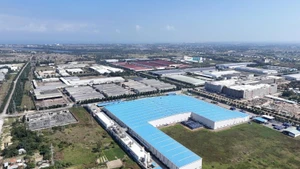 岘港市电南-电玉工业区拥有采用先进技术的工厂。