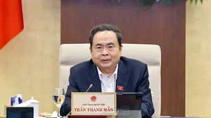 国会主席陈青敏主持会议。（图片来源：越通社）