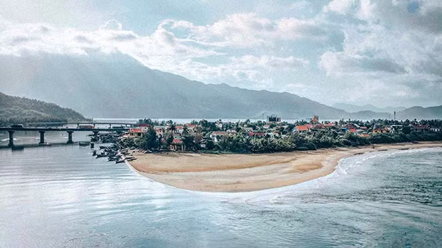 越南4个海湾吸引暑期游客 ảnh 3 越南4个海湾吸引暑期游客 ảnh 3