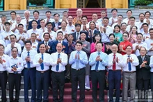 国家主席梁强会见全国传统手工艺村的优秀艺人代表【组图】