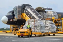 援助物资。（图片来源：越通社）