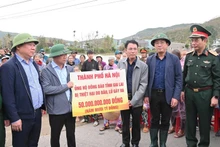 河内市向嘉莱省提供抗洪救灾紧急援助。（图片来源：越通社）