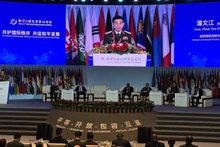 越共中央政治局委员、中央军委副书记、国防部长潘文江大将在第一次全体会议上发表重要讲话。
