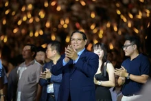 范明正总理出席“V Fest – 今日越南”大型文艺晚会。（图片来源：VTV）