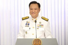 阿努廷·参威拉军于2025年9月8日获泰国国王批准就任泰国总理。