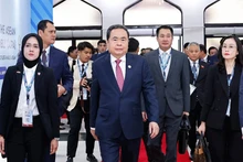 越南国会主席陈青敏开始出席AIPA-46的各项活动【组图】