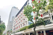 河内旅游市场热闹非凡。