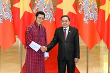 越南国会主席陈青敏会见不丹国王吉格梅