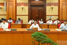 越共中央政治局同岘港市委常委、广宁省委常委举行工作会议【组图】