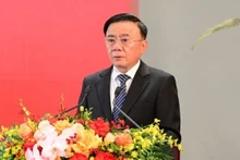 越共中央政治局委员、中央书记处常务书记陈锦秀在会上发表讲话。（图片来源：西贡解放日报）