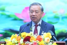 越共中央总书记苏林出席纪念典礼并发表指导讲话。