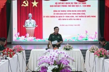 越共中央委员、中央军委常委、国防部副部长黄春战上将发表指导性讲话。（图片来源：越通社）