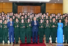 越共中央总书记苏林会见出席越南人民军妇女第八次代表大会代表【组图】