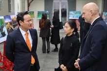 越南常驻联合国、世界贸易组织及在日内瓦其他国际组织代表团举办了主题为"越南——一个充满活力与抱负的国家"的图片展。（图片来源：越通社）