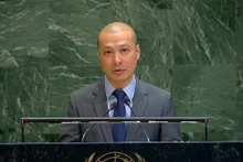 越南常驻联合国代表团临时代办阮黄元在活动上发表讲话。（图片来源：越通社）